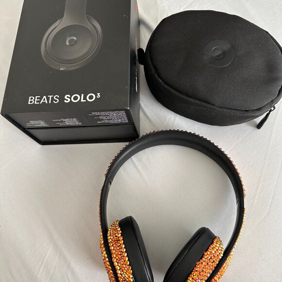 Beats Solo3 Wireless On-Ear Headphones - Picture 14 of 16